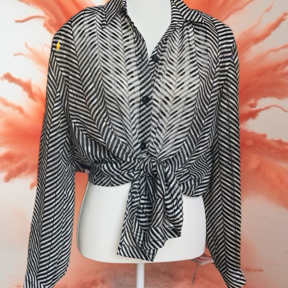 90’s Vintage Black and White Chevron Blouse - Picture 3 of 12